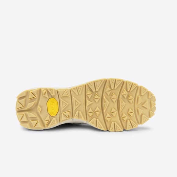 Women’s Veja Dekkan Alveomesh Sneaker - Picture 5 of 13